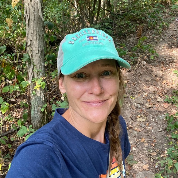 Meet your Posher, Tori - Picture 3 of 15